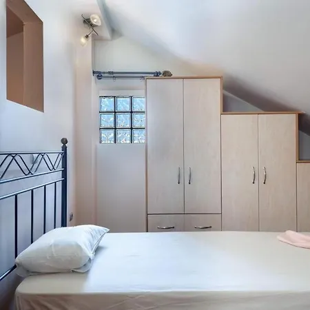 アパート De Bosset Two-storey *